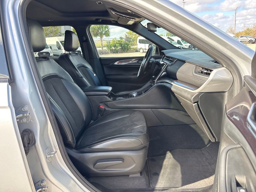 Used 2021 Jeep Grand Cherokee L Laredo image 25