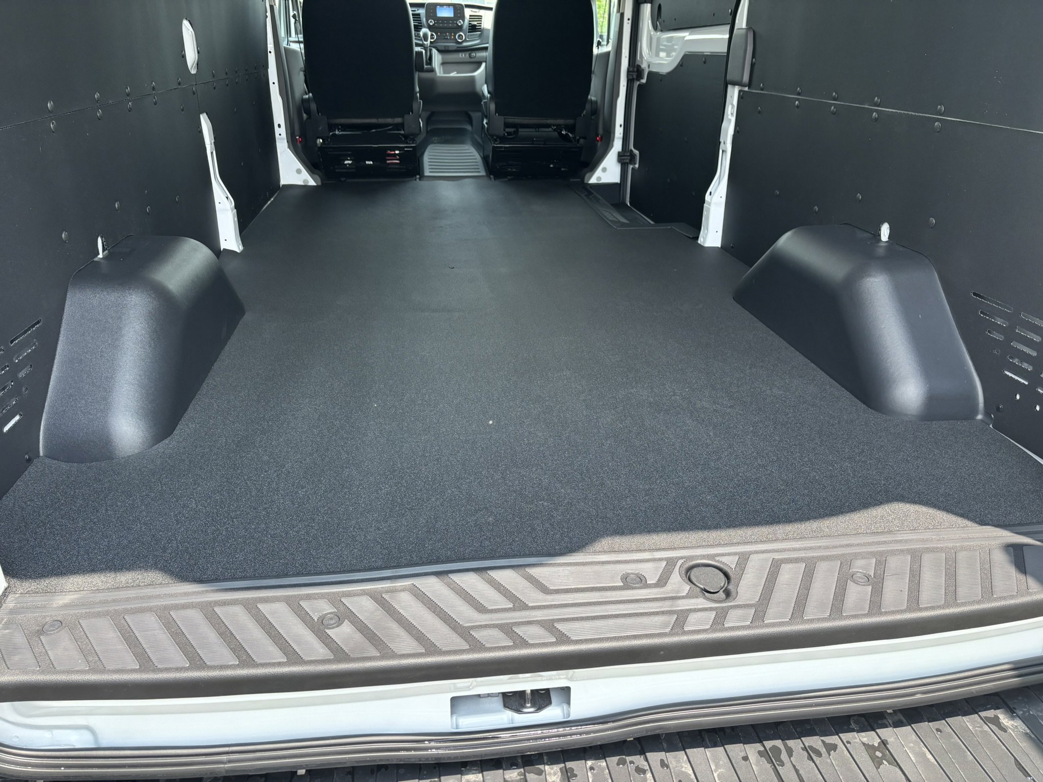 New 2025 Ford Transit 250 148 Medium Roof image 7