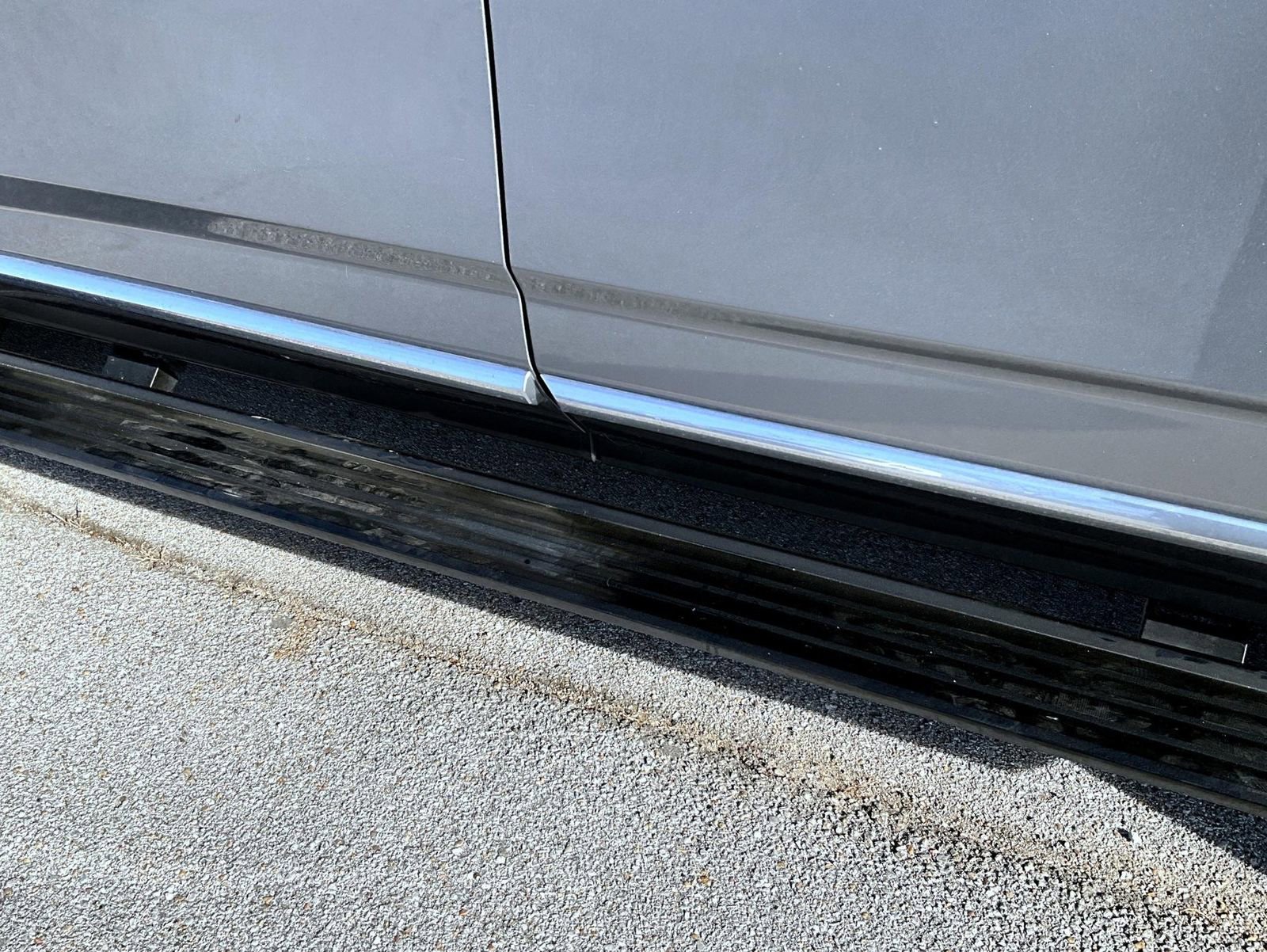 Used 2021 GMC Yukon XL Denali w/ Denali Premium Package image 25