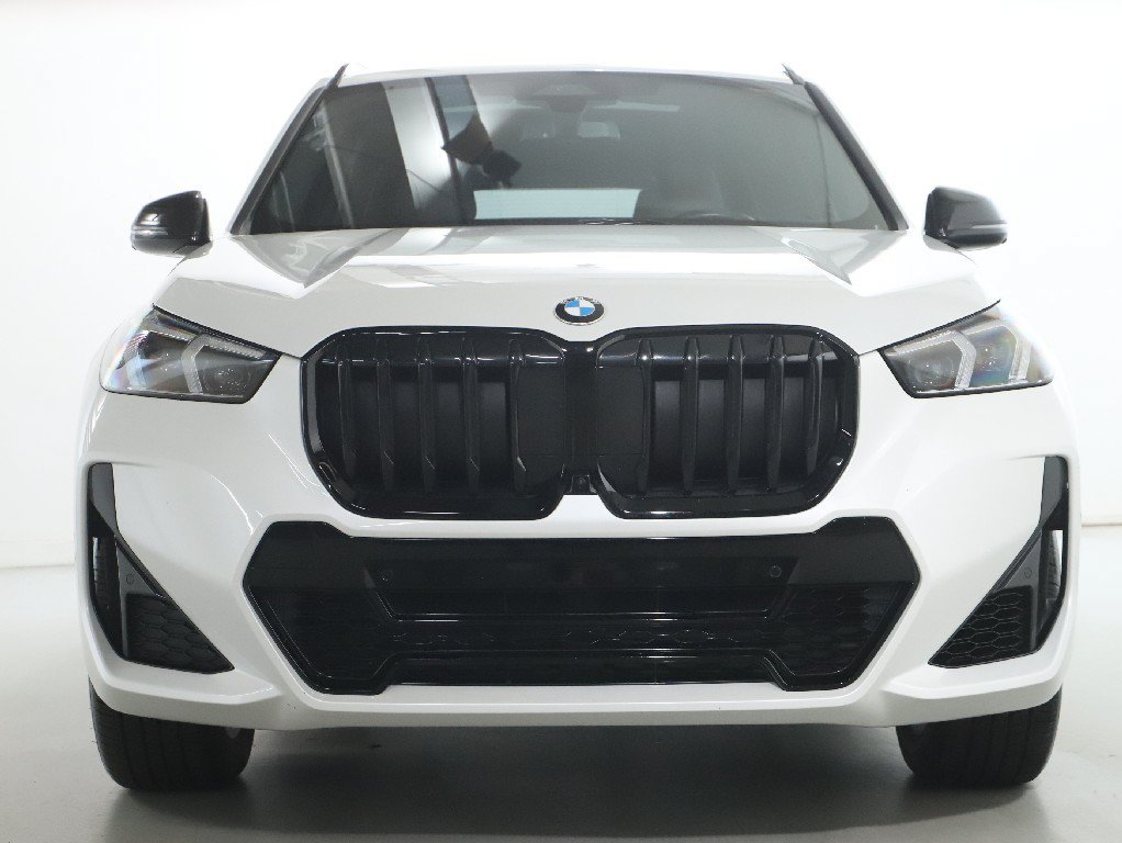 Used 2023 BMW X1 xDrive28i w/ Premium Package AWD/4WD image 5