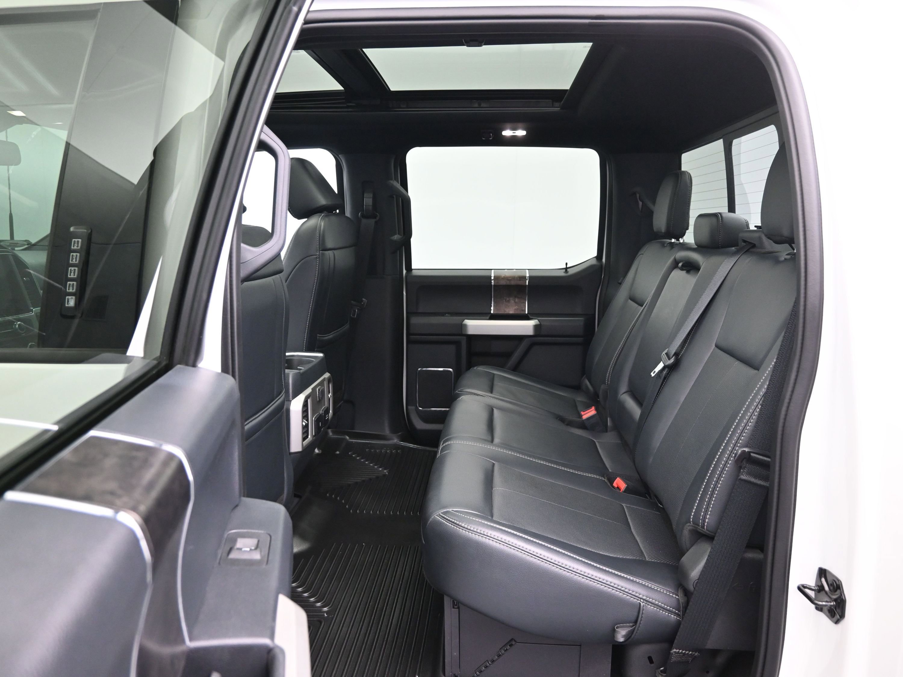 Used 2022 Ford F250 Lariat w/ Lariat Ultimate Package AWD/4WD image 11