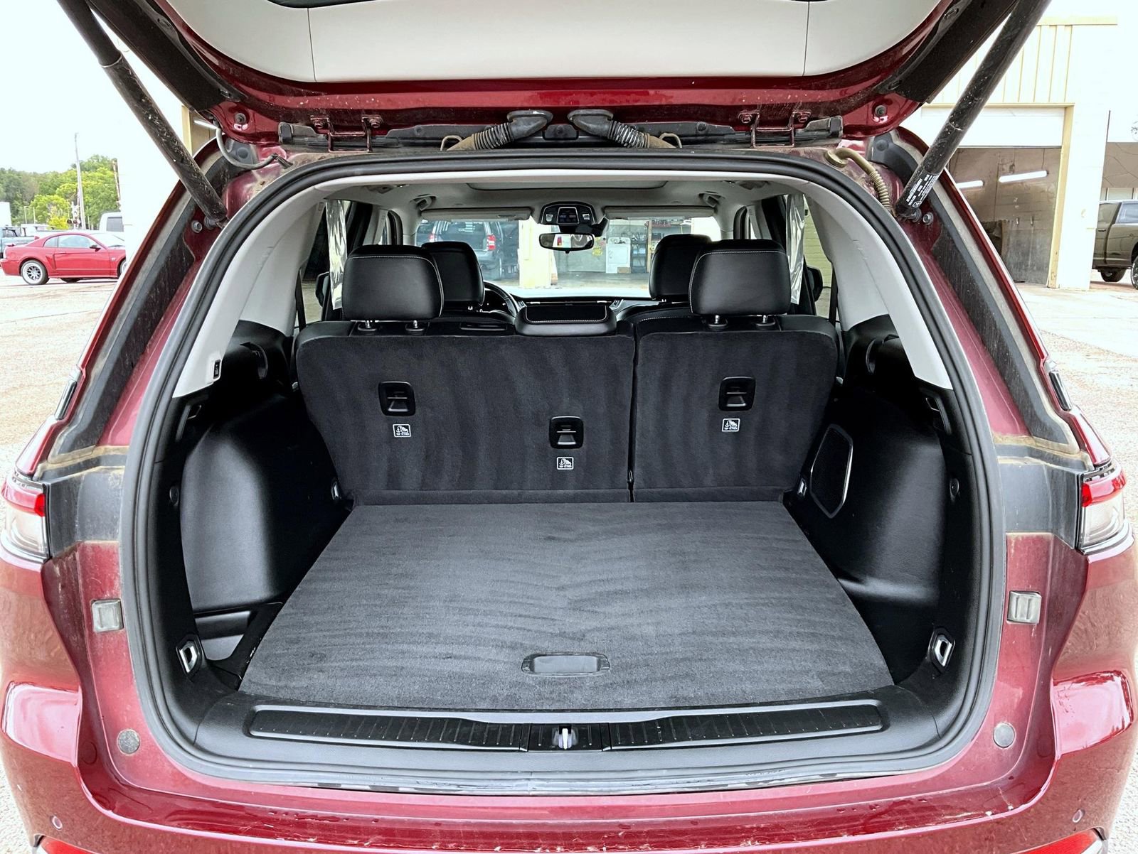 Certified 2022 Jeep Grand Cherokee Limited w/ MOPAR Finishing Package image 9