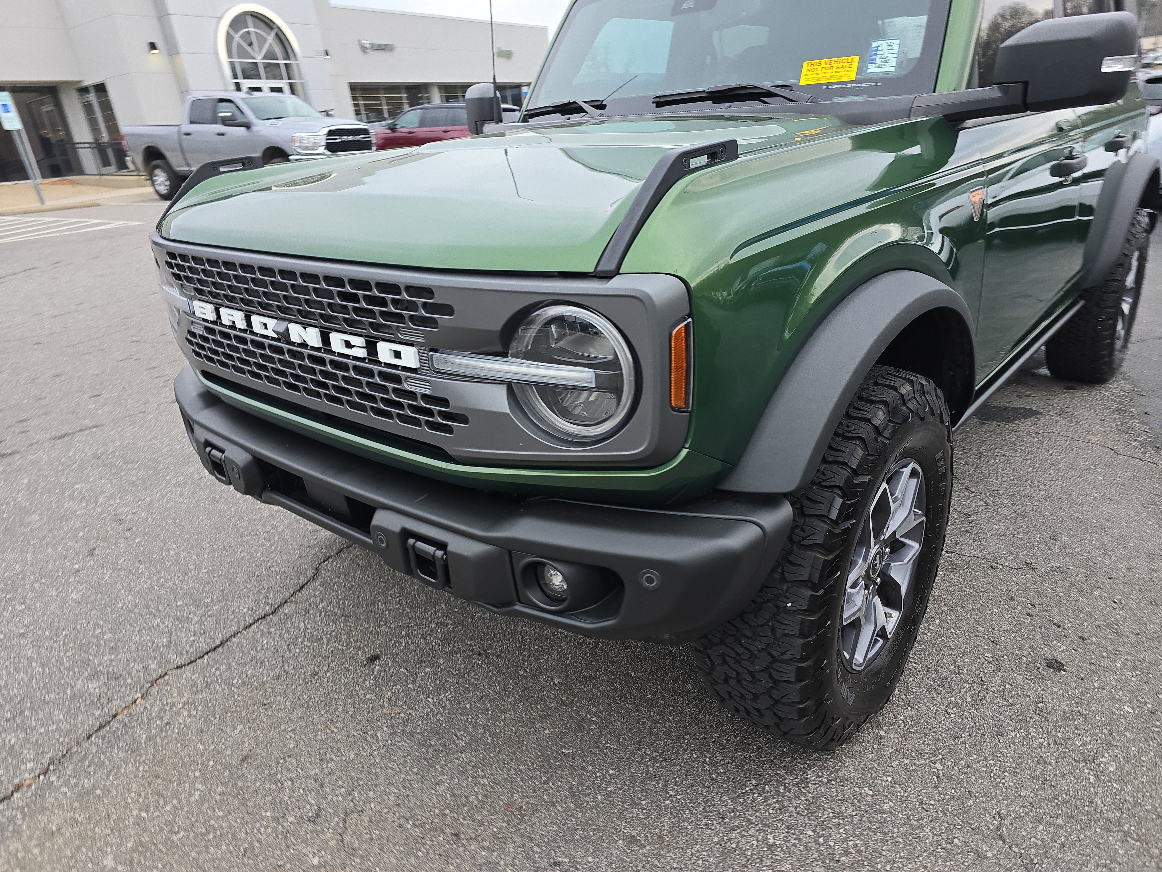 Used 2023 Ford Bronco Badlands image 10