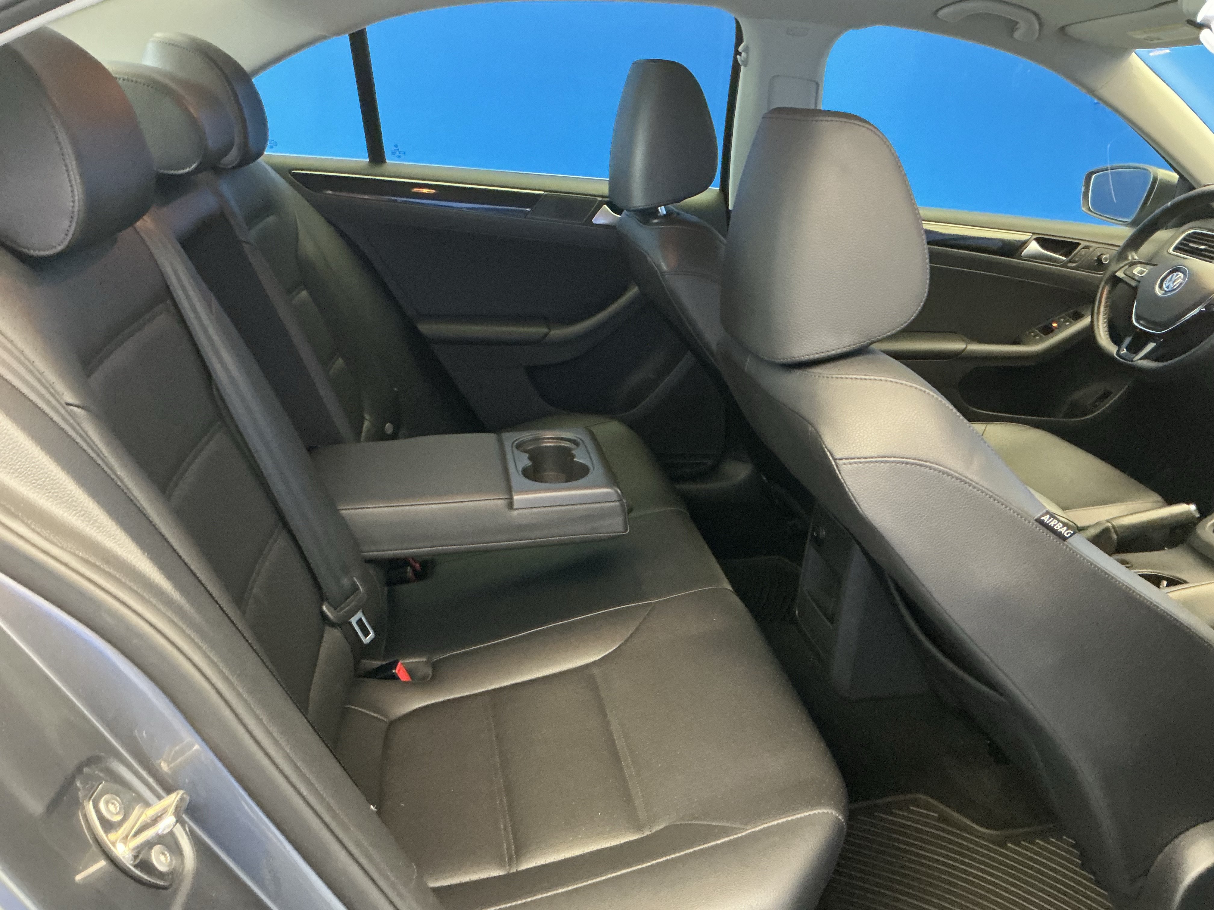 Used 2015 Volkswagen Jetta TDI SEL FWD image 25