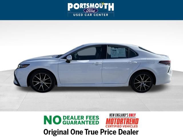Used 2023 Toyota Camry SE image 2