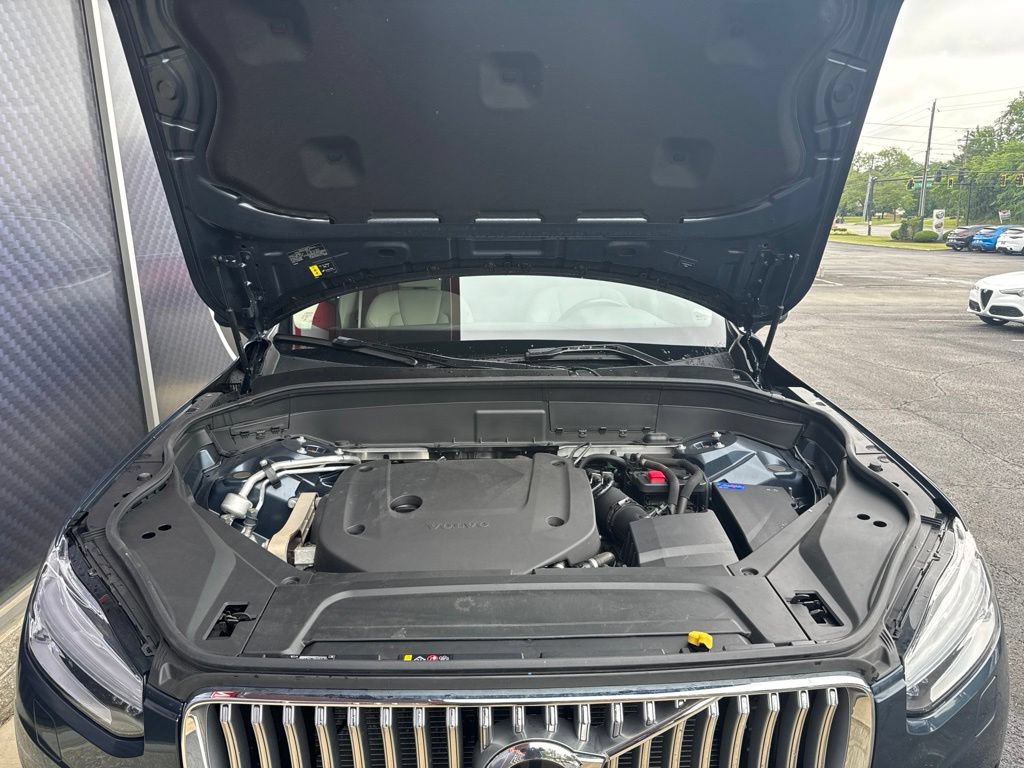 Used 2023 Volvo XC90 B6 Plus AWD/4WD image 21
