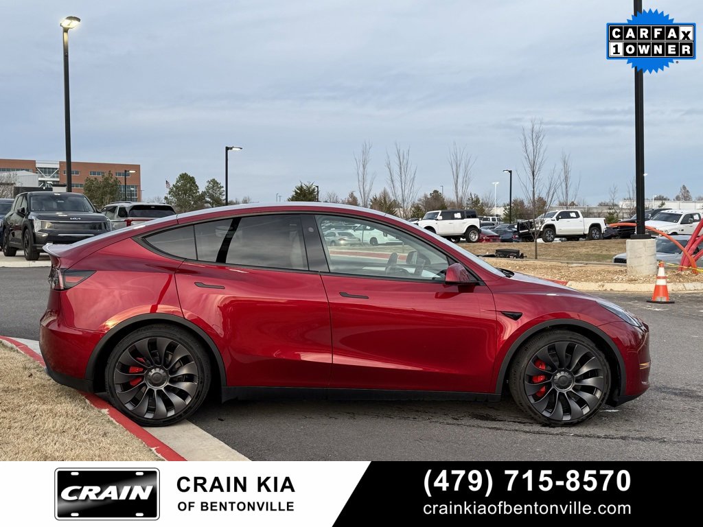 Used 2024 Tesla Model Y Performance image 9
