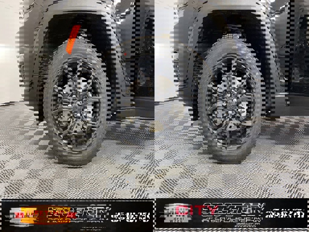 New 2025 Jeep Grand Cherokee L Limited image 9