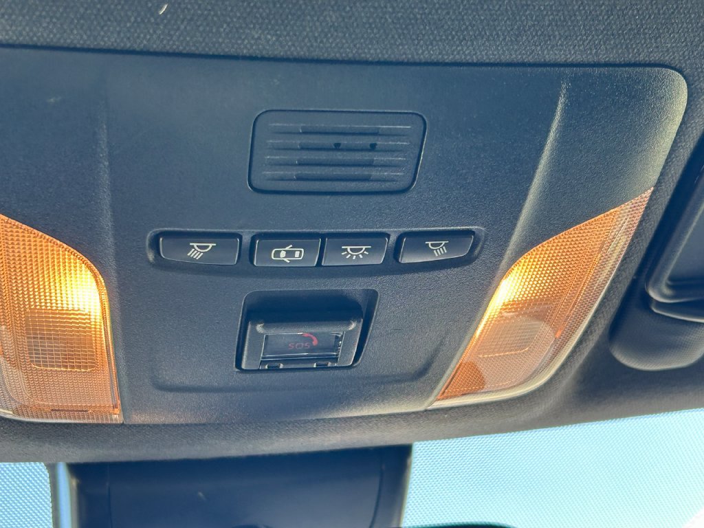 Used 2022 Toyota Corolla XSE FWD image 18