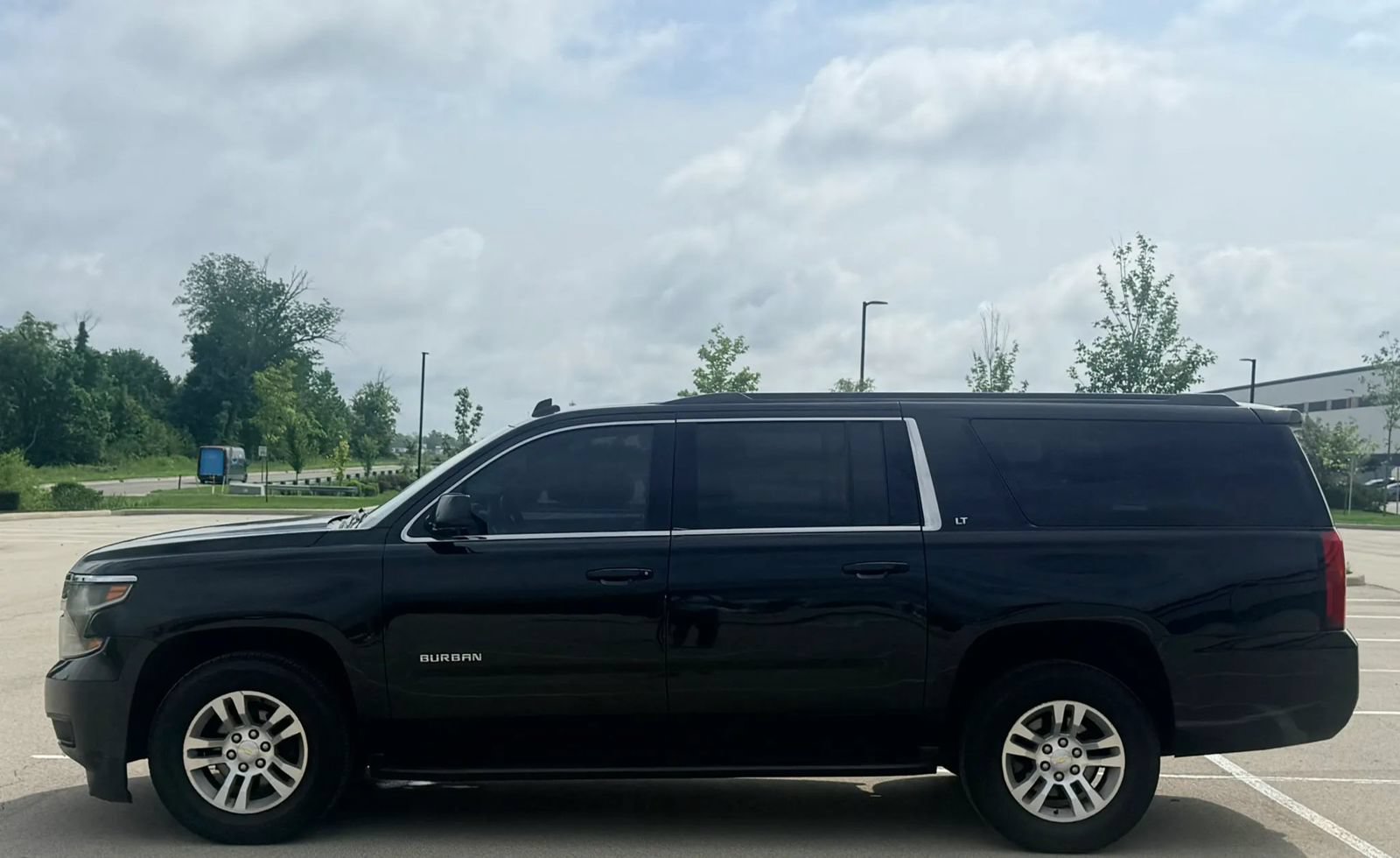 Used 2015 Chevrolet Suburban LT AWD/4WD image 2