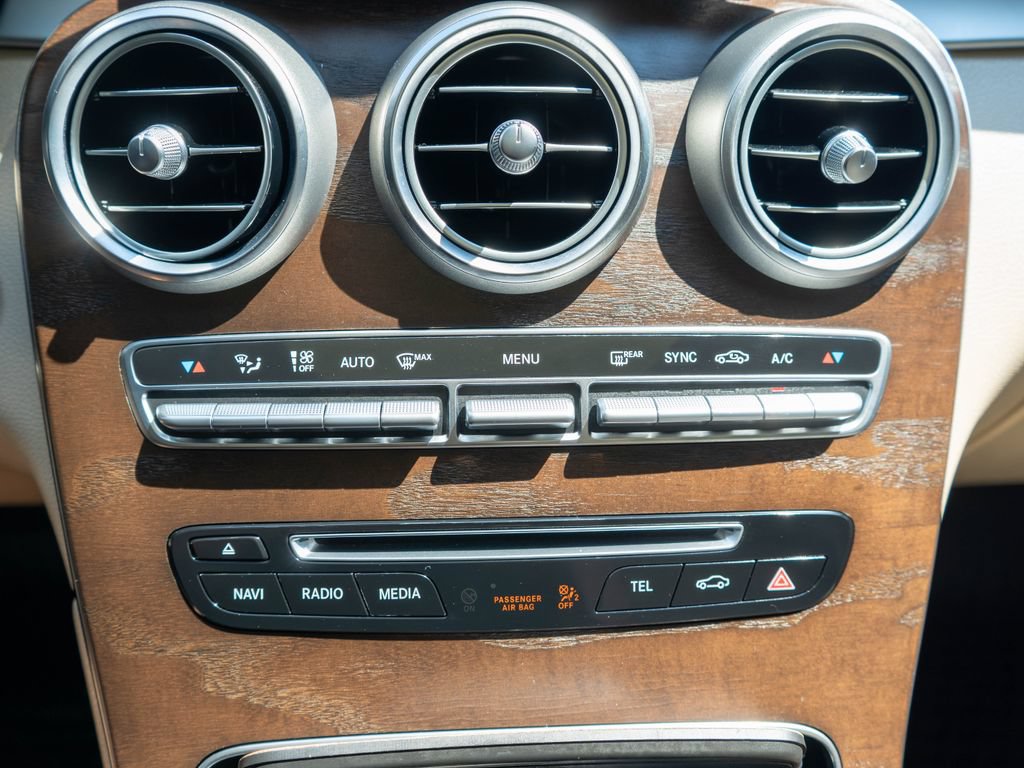 Used 2019 Mercedes-Benz GLC 300 4MATIC image 26