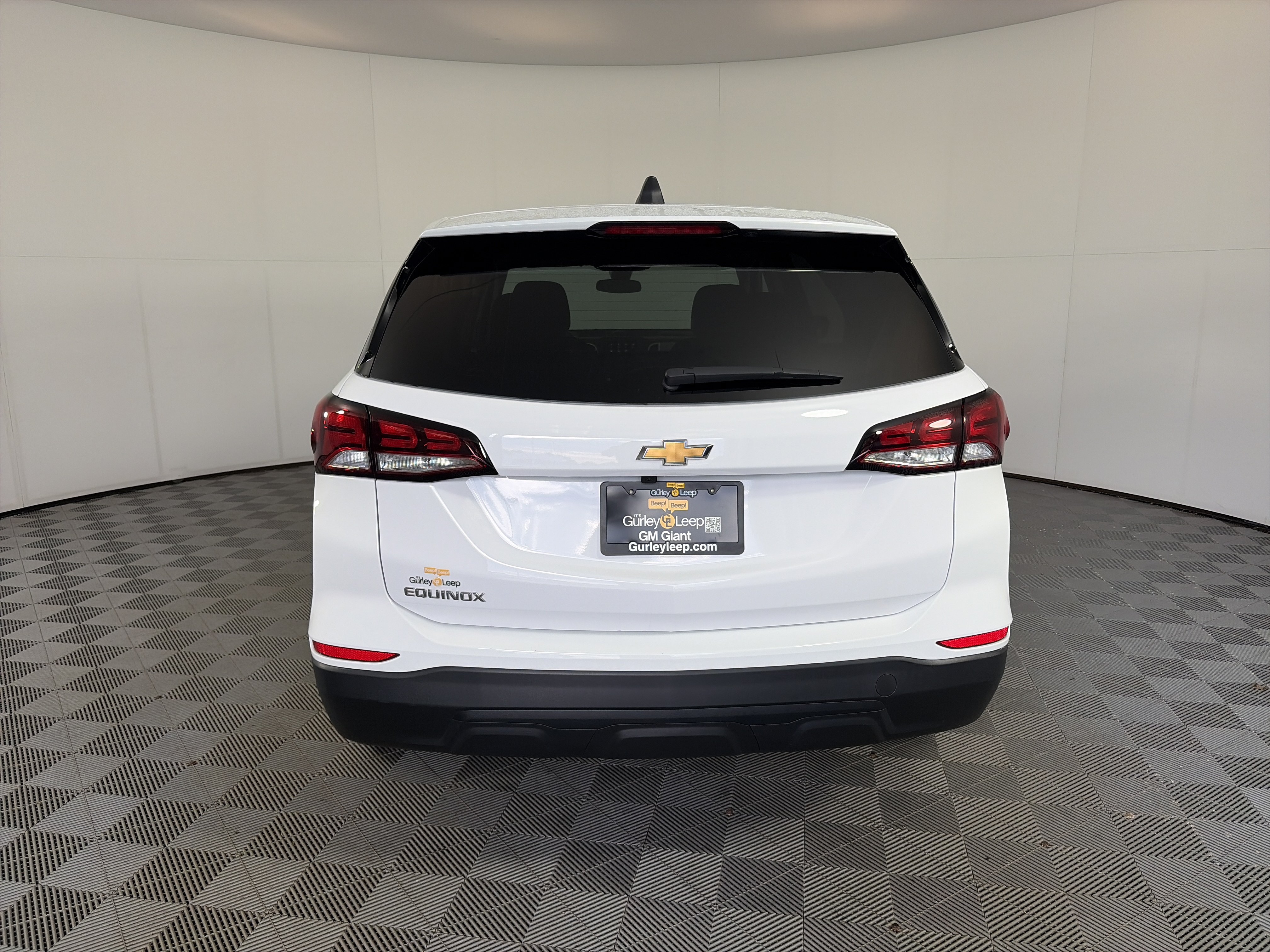 Used 2023 Chevrolet Equinox LS w/ LS Convenience Package FWD image 9