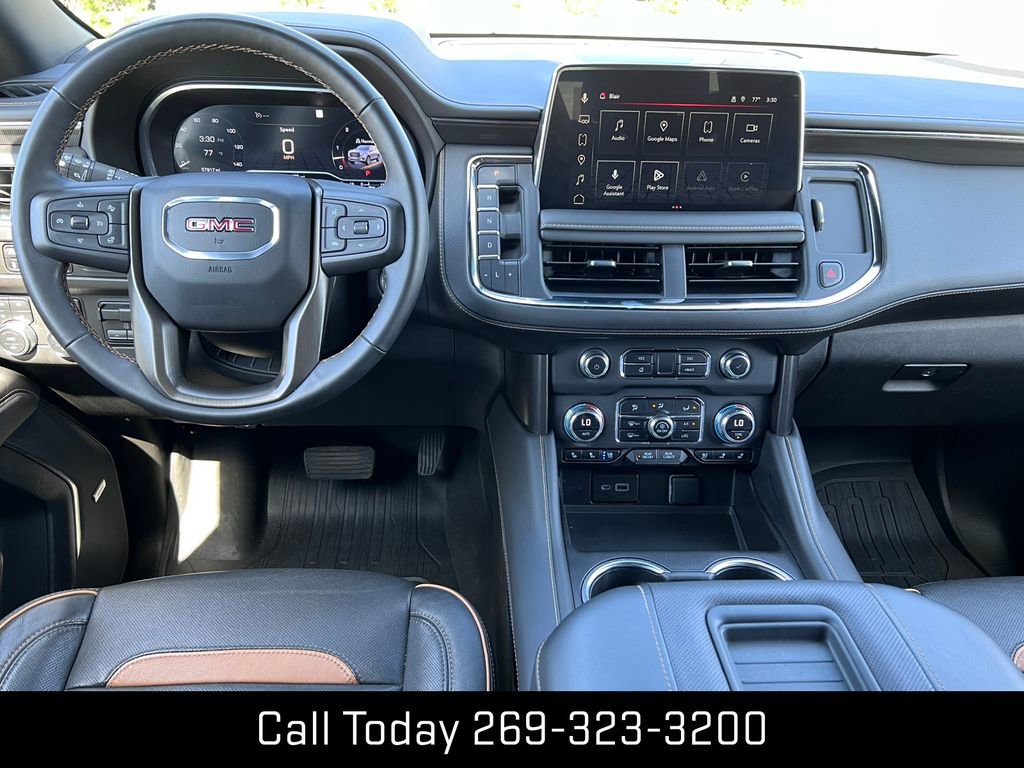 Used 2023 GMC Yukon XL AT4 w/ AT4 Premium Plus Package AWD/4WD image 4