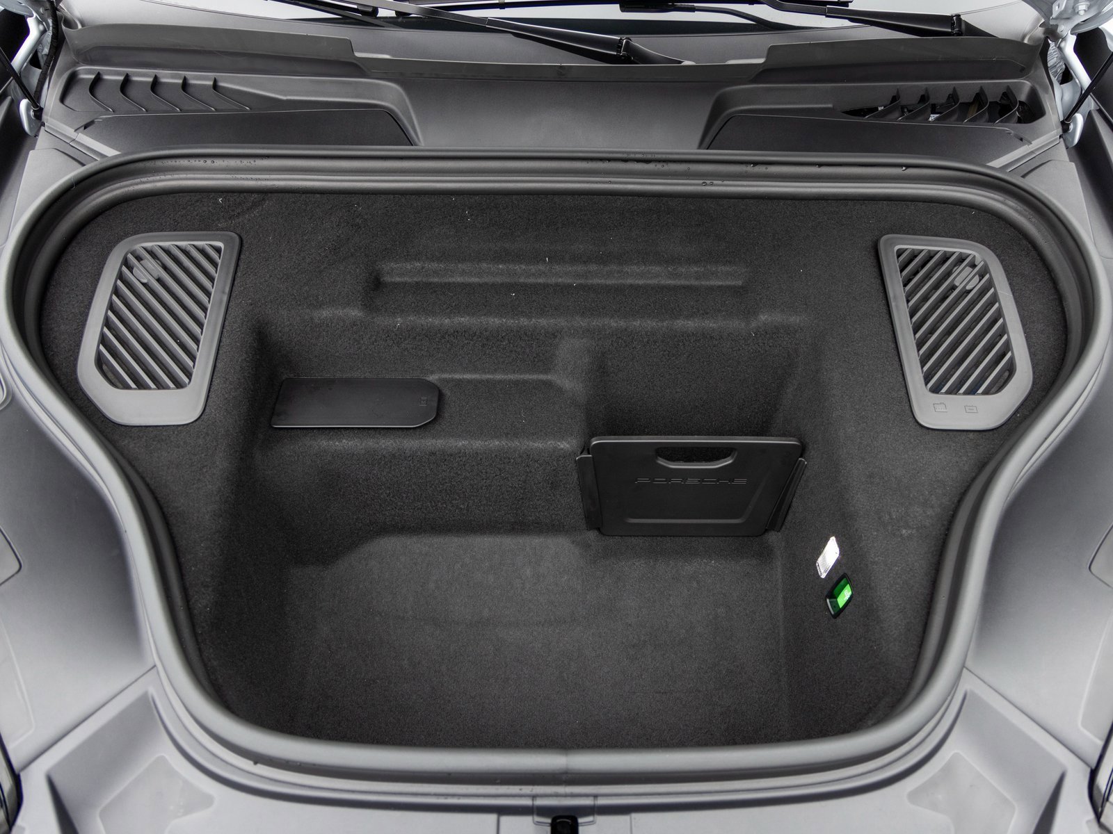 Certified 2024 Porsche Macan 4 Electric image 54