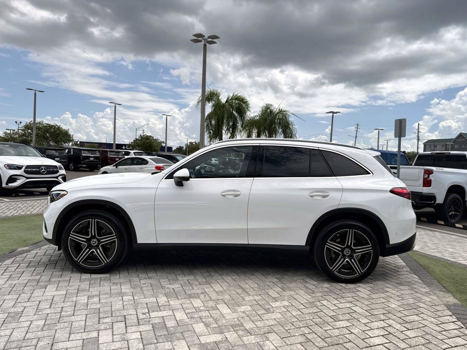 New 2027 Mercedes-Benz GLC 300 image 3