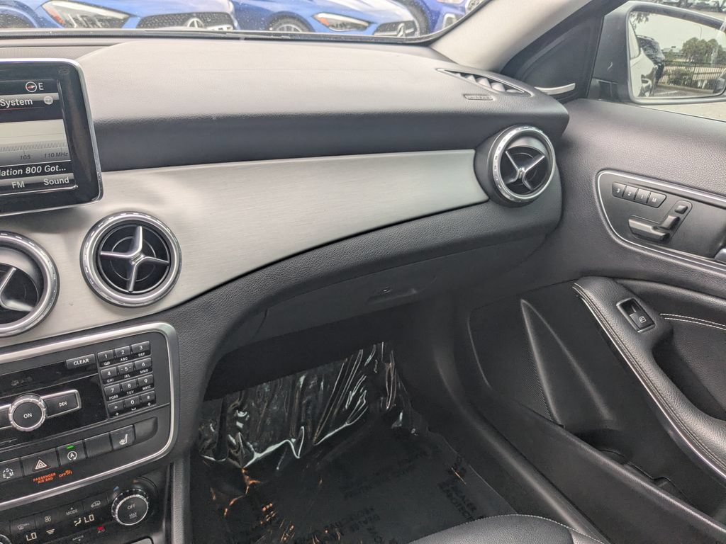 Used 2015 Mercedes-Benz GLA 250 image 3