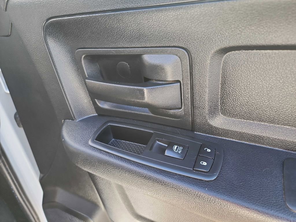 Used 2013 RAM 2500 Tradesman w/ Chrome Appearance Group image 26