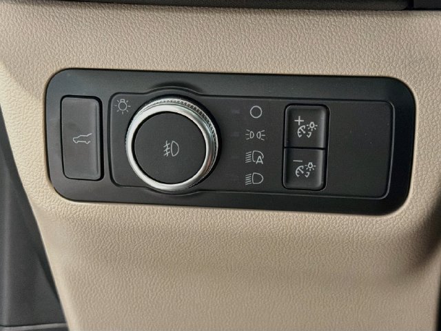 Used 2020 Ford Escape Titanium AWD/4WD image 11