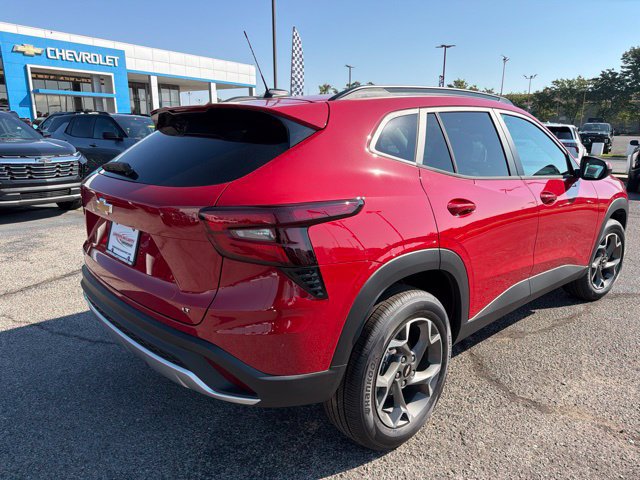 New 2026 Chevrolet Trax LT w/ Sunroof Package FWD image 3