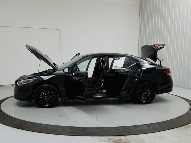 Used 2025 Nissan Sentra SR w/ Midnight Edition image 12