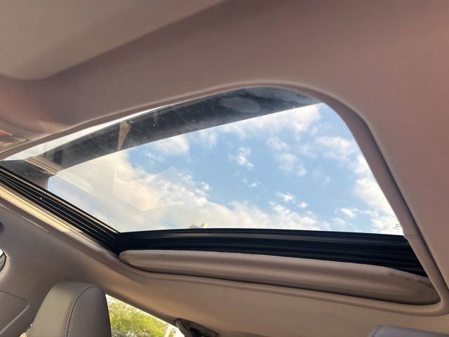 Used 2019 Toyota RAV4 Limited w/ Limited Grade Weather Package AWD/4WD image 9