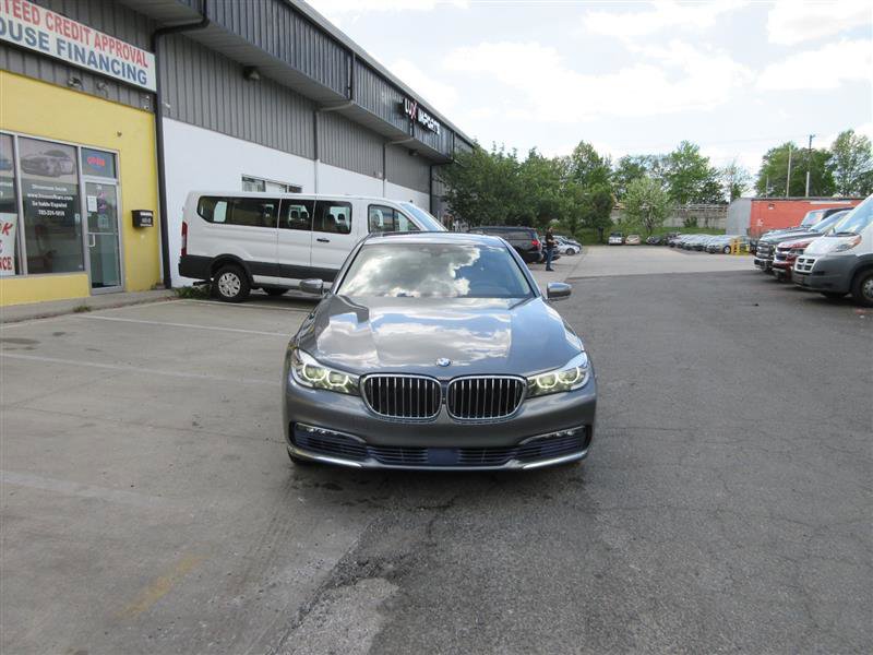 Used 2017 BMW 740i RWD image 11