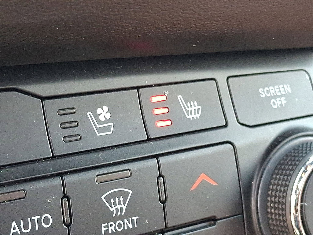Used 2025 Dodge Durango GT AWD/4WD image 25