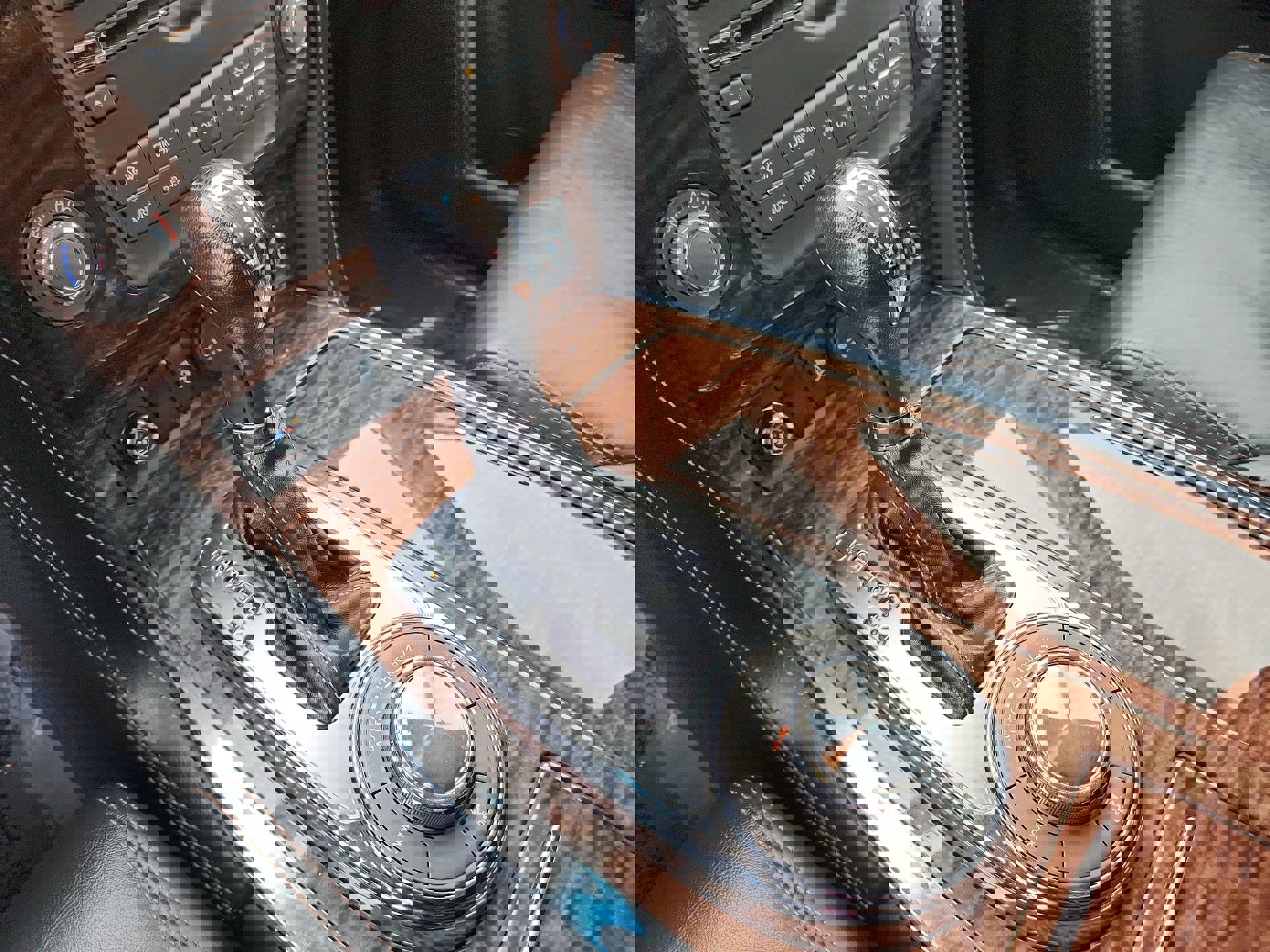 Used 2017 Nissan Armada Platinum w/ Captain Seat Package image 22