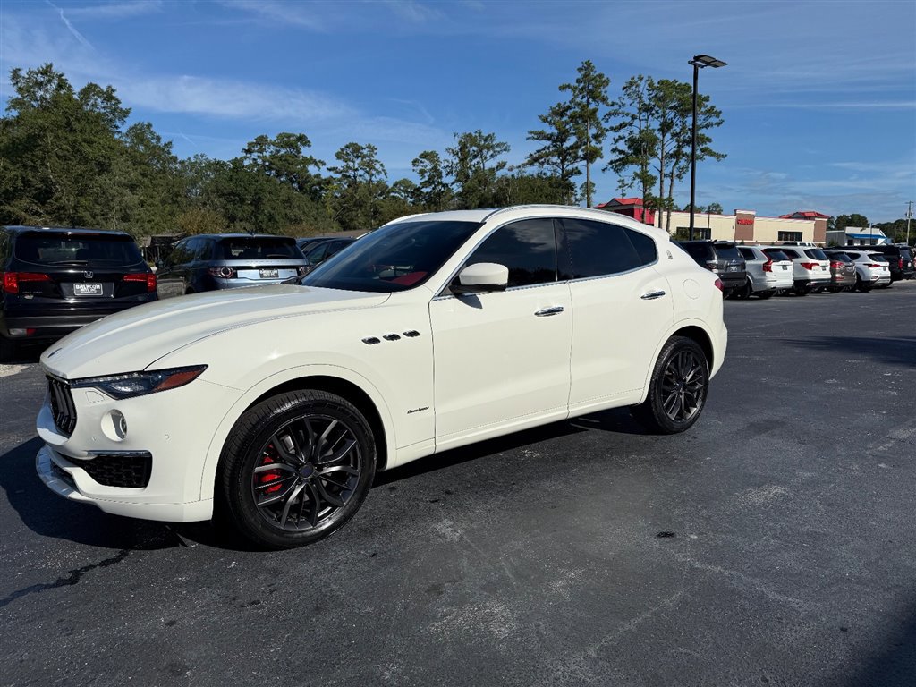 Used 2019 Maserati Levante GranLusso image 25