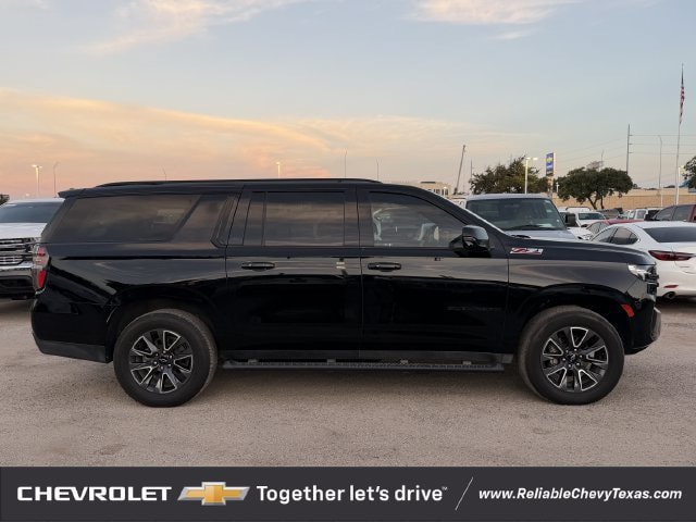 Used 2023 Chevrolet Suburban Z71 w/ Luxury Package AWD/4WD image 3
