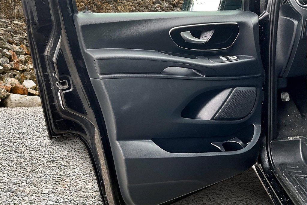 Used 2018 Mercedes-Benz Metris Passenger image 21