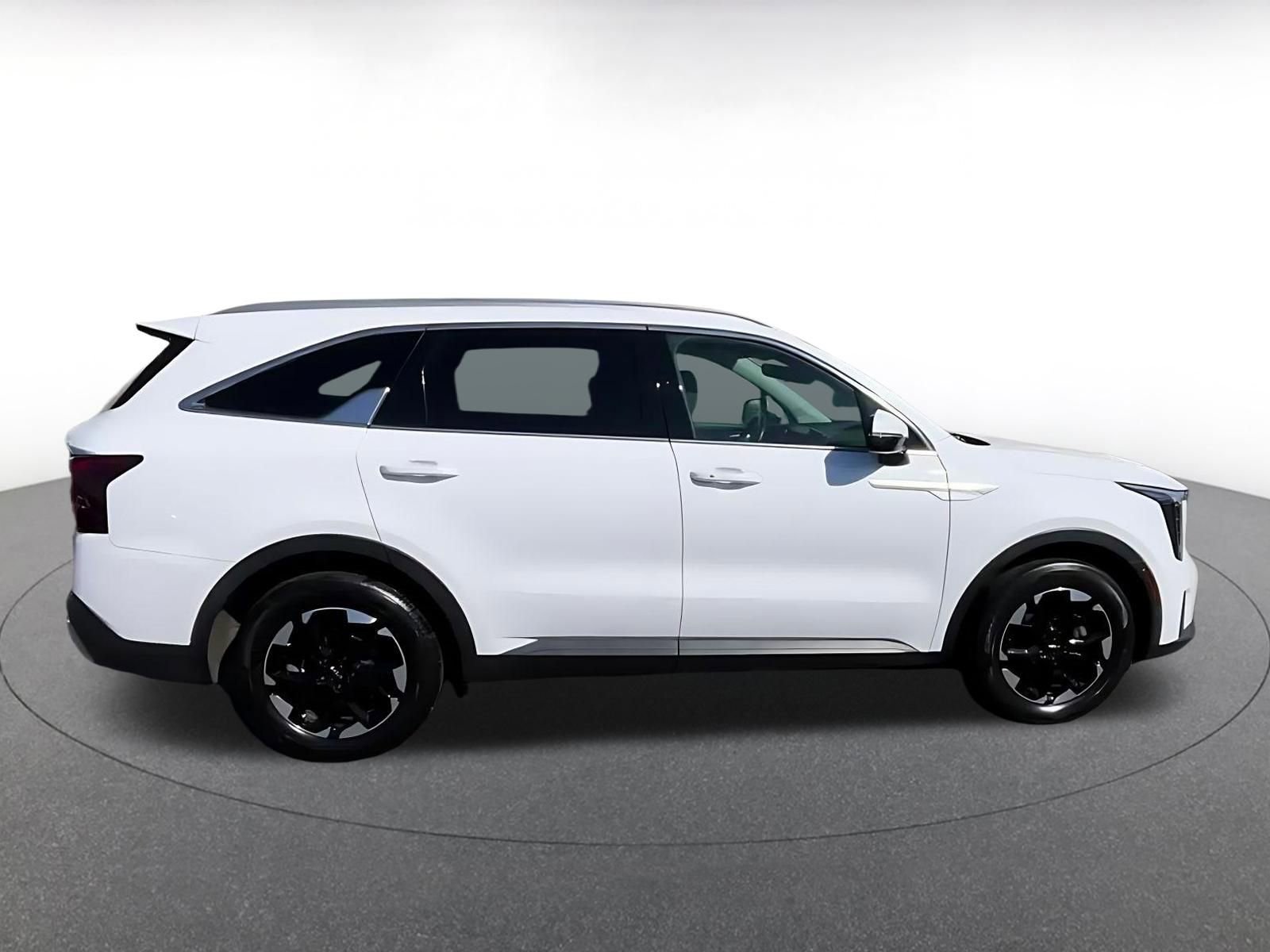 Used 2024 Kia Sorento S image 16