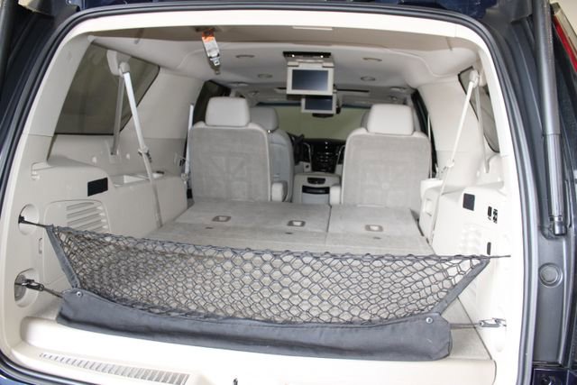 Used 2019 Cadillac Escalade ESV Premium Luxury image 34