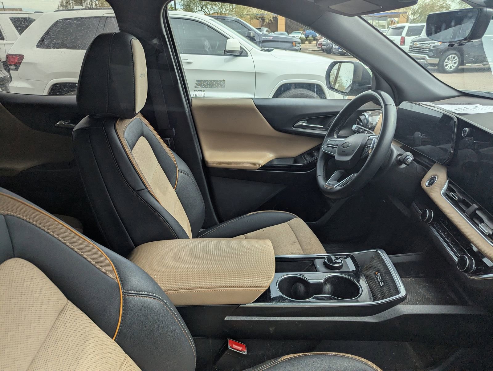 Certified 2025 Chevrolet Equinox ACTIV w/ Safety and Technology Package image 6