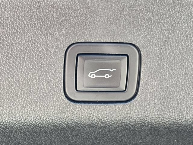 Used 2023 GMC Yukon Denali Ultimate AWD/4WD image 30