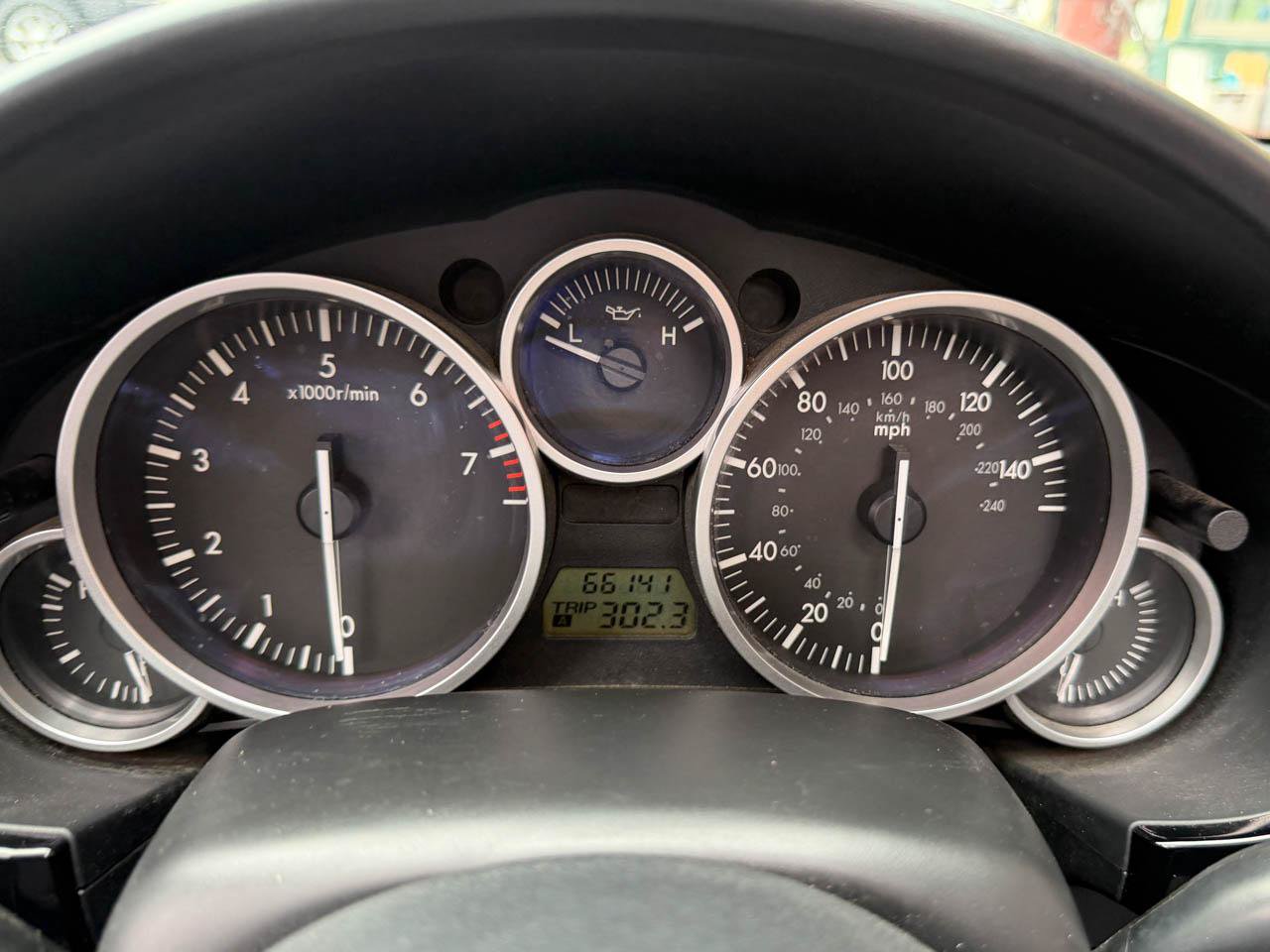Used 2006 MAZDA MX-5 Miata Touring RWD image 27