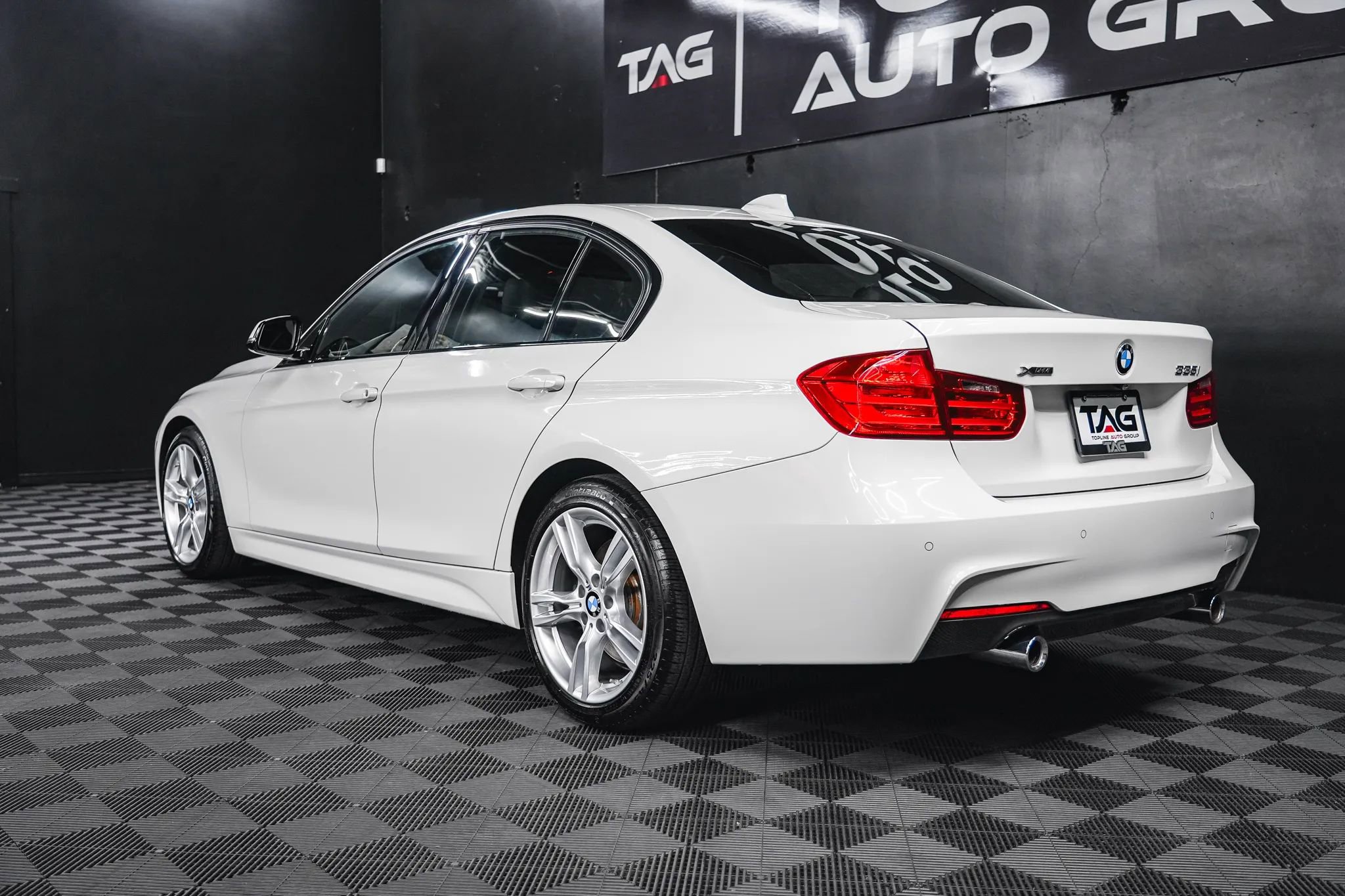 Used 2014 BMW 335i xDrive Sedan AWD/4WD image 28