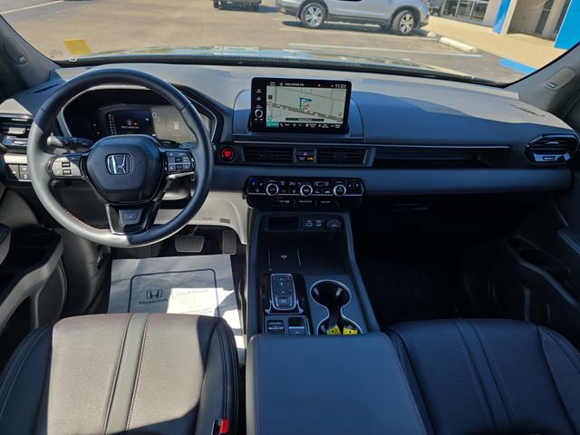 Certified 2025 Honda Pilot Black Edition image 12