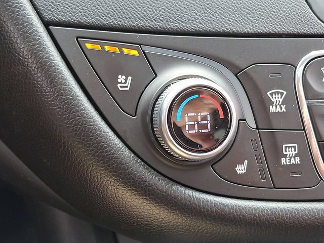 Certified 2018 Chevrolet Malibu Premier w/ Premier Sun and Wheel Package FWD image 27