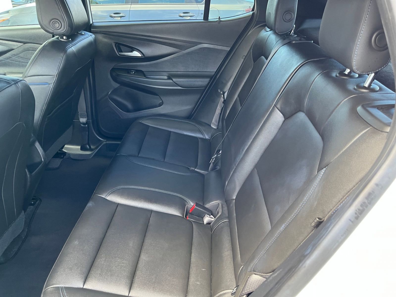 Used 2025 Buick Envista Sport Touring image 24