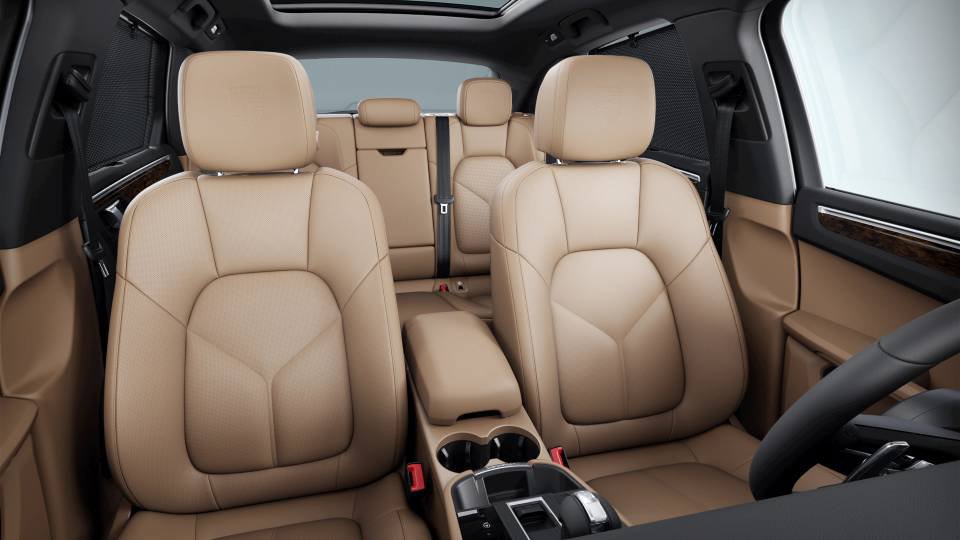 Certified 2026 Porsche Macan AWD/4WD image 10