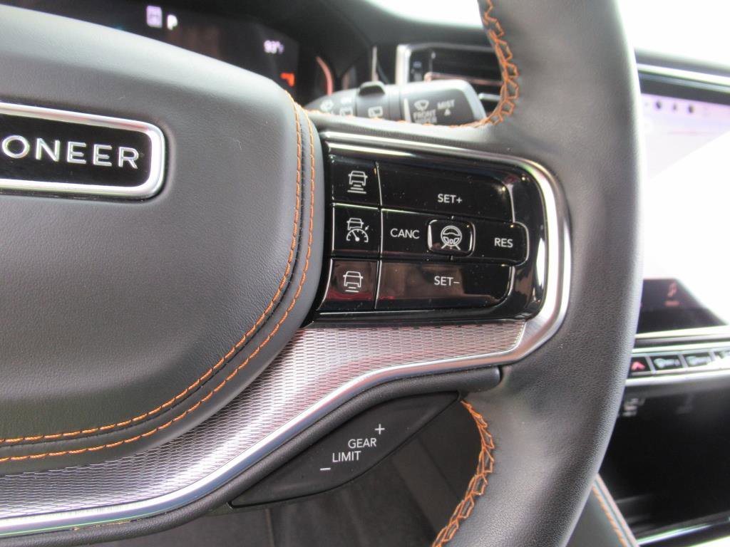 Used 2023 Jeep Grand Wagoneer Series III image 30