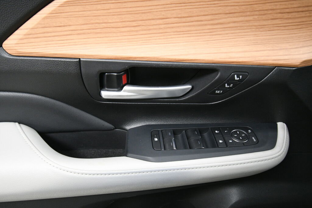 Used 2024 Toyota Grand Highlander Limited image 11