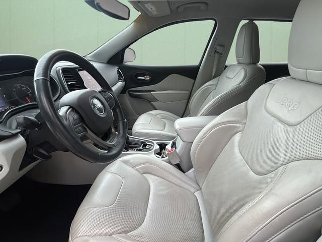 Used 2019 Jeep Cherokee Limited FWD image 12