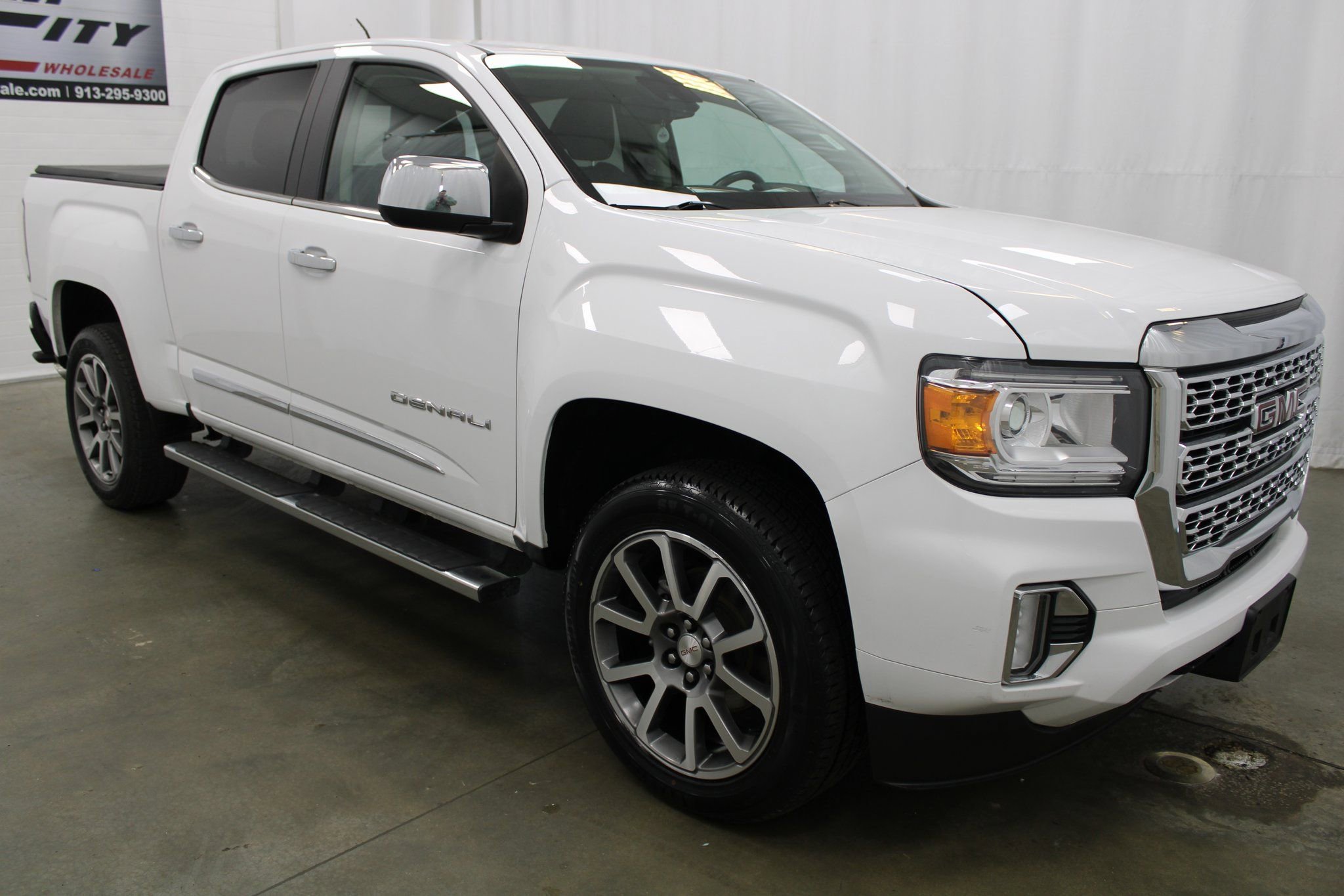 Used 2021 GMC Canyon Denali image 5