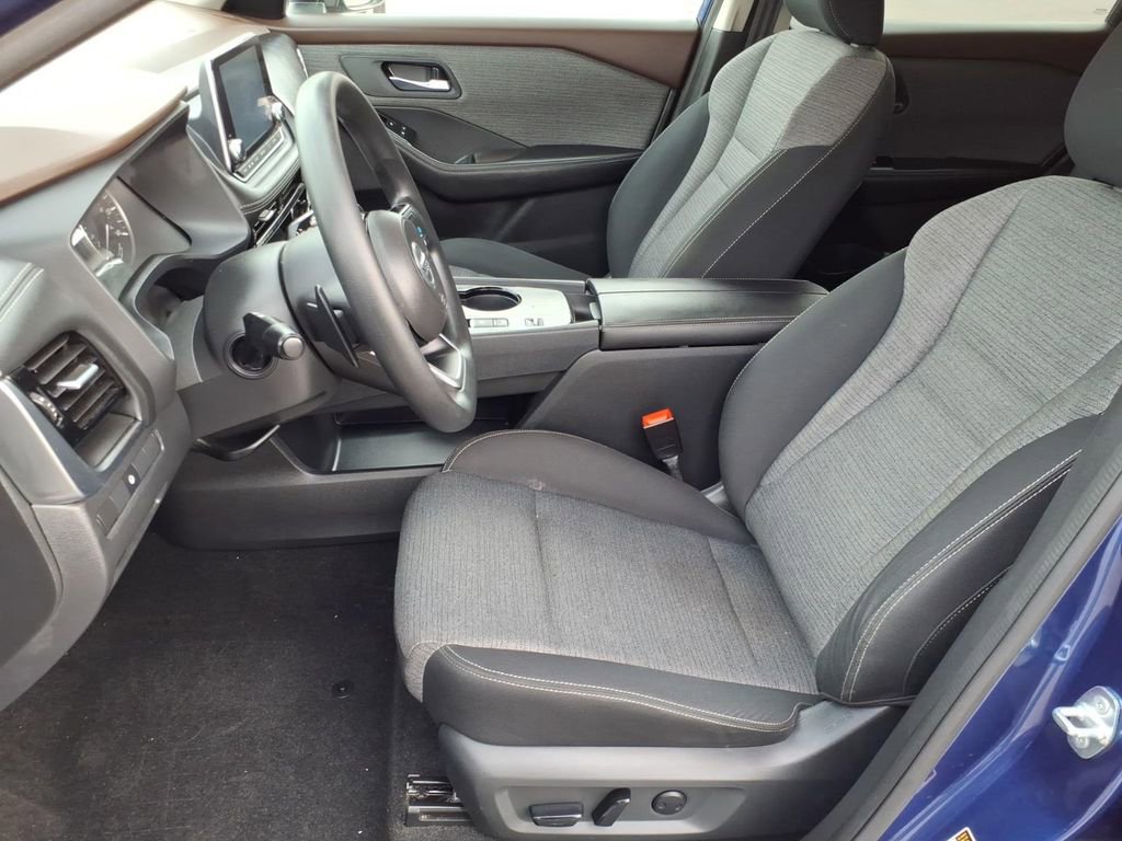 Used 2021 Nissan Rogue SV image 16