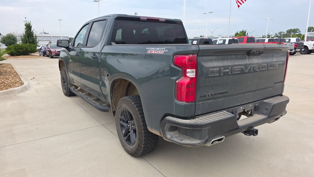 Used 2025 Chevrolet Silverado 1500 Custom Trail Boss w/ LPO, Dark Essentials Package AWD/4WD image 3