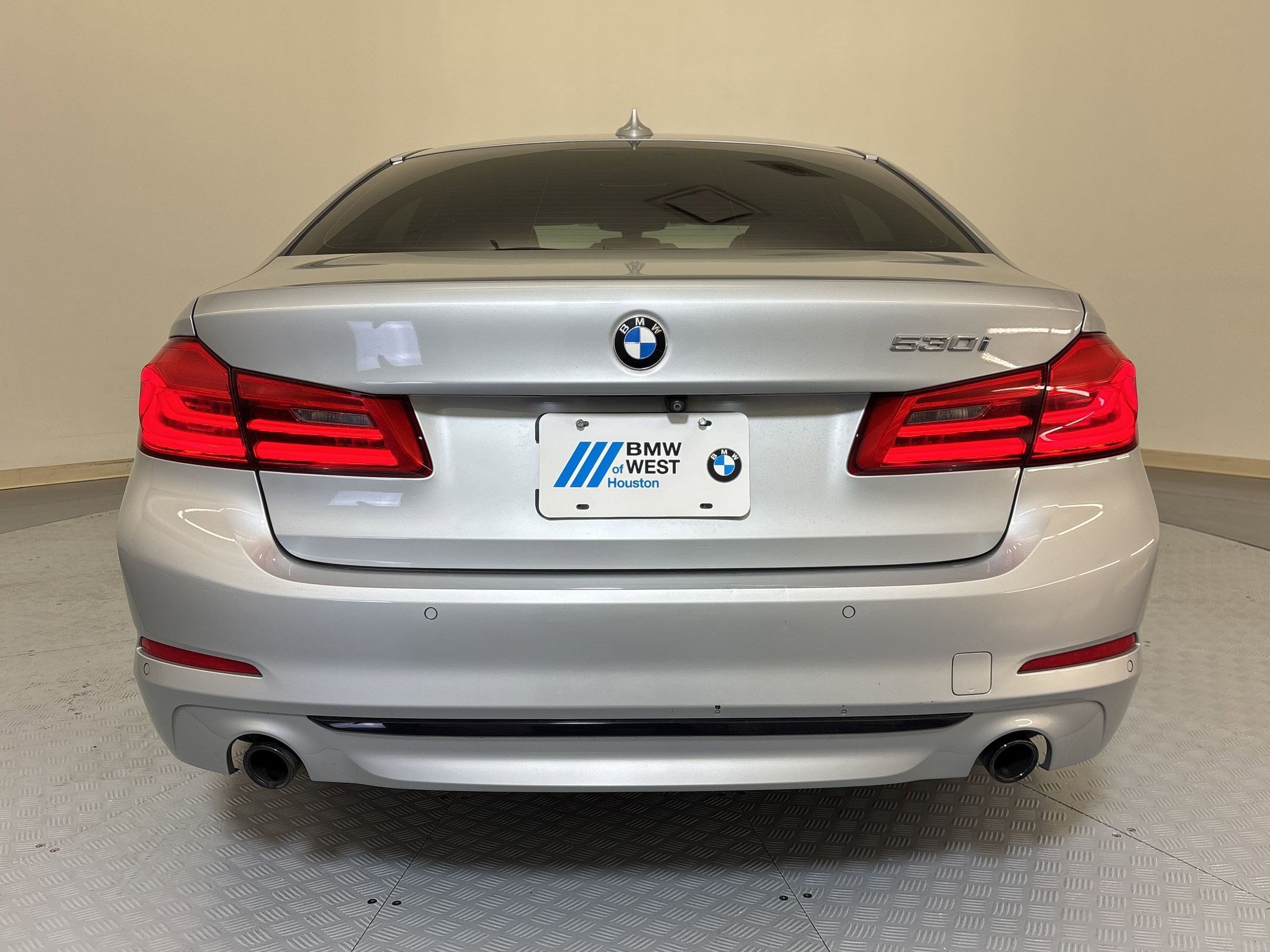 Used 2020 BMW 530i w/ Convenience Package image 9