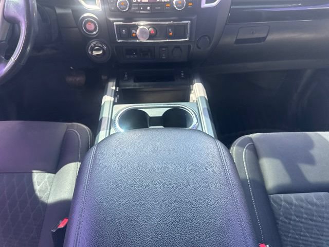 Used 2018 Nissan Titan XD AWD/4WD image 14