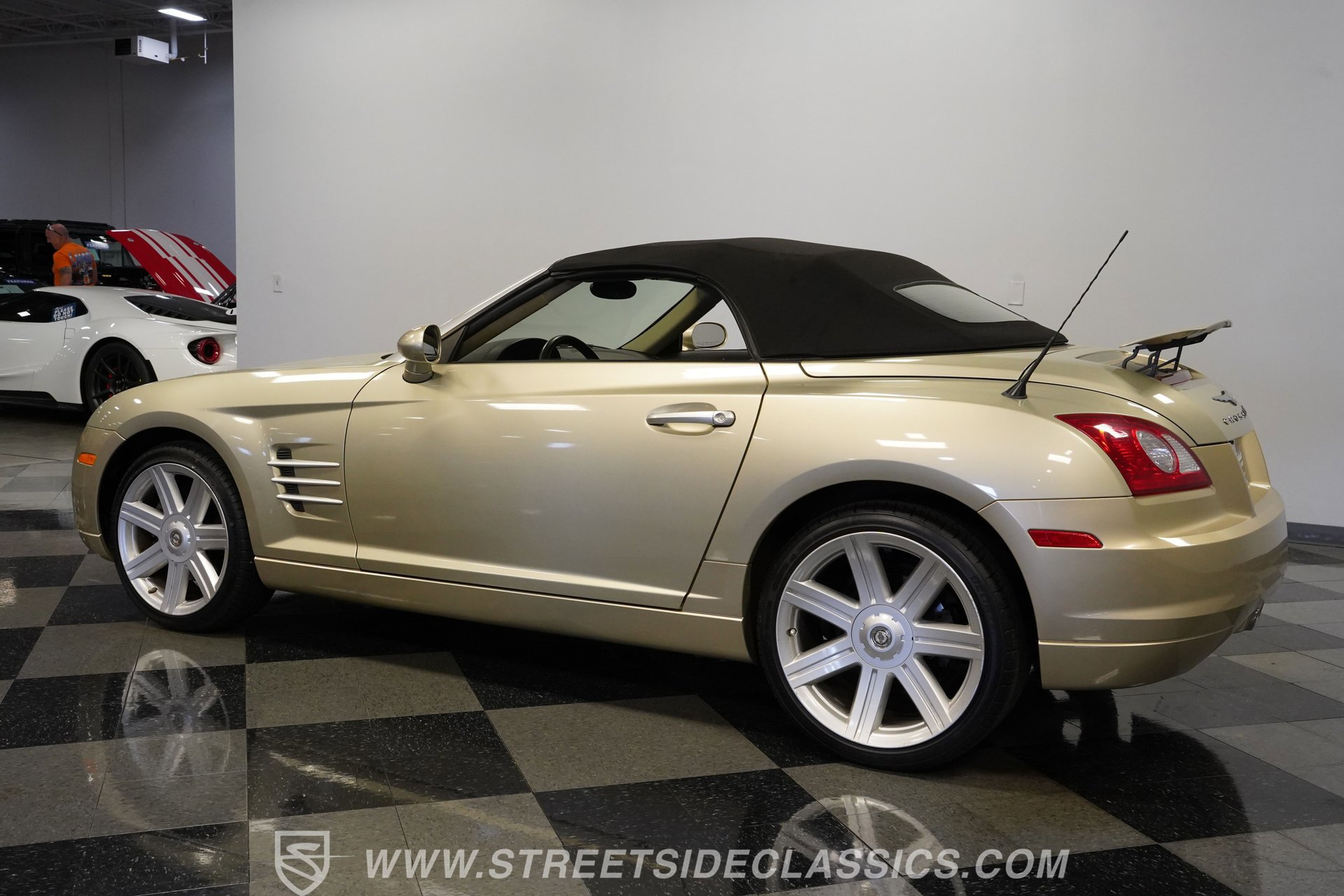 Used 2006 Chrysler Crossfire Limited RWD image 9